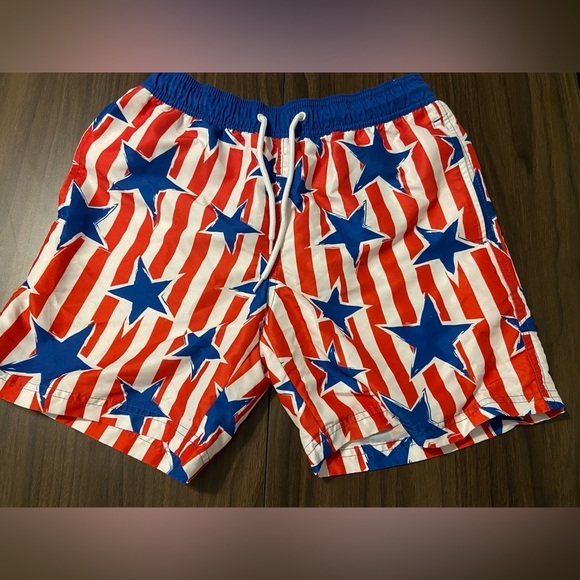 Mad Engine Men’s Small Patriotic Blue and Red Star Swim Trunks - Picture 1 of 5